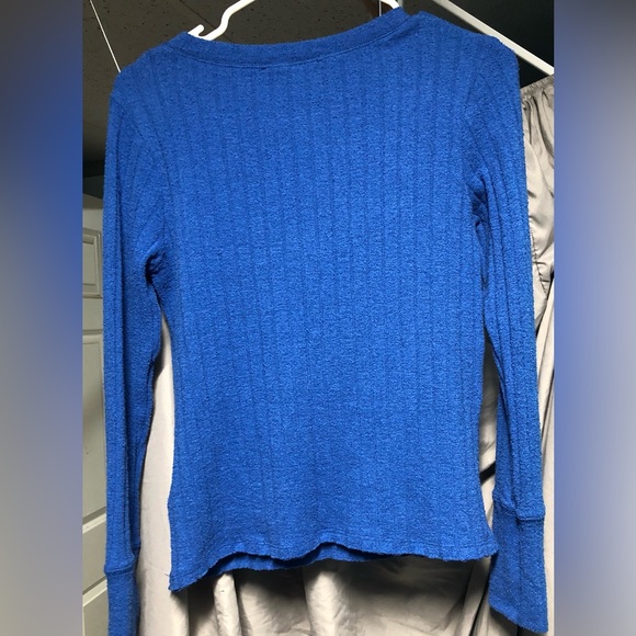 NWT-FREE PEOPLE Womens Blue Button Up Long Sleeve V Neck Sweater Size: M - Picture 2 of 6